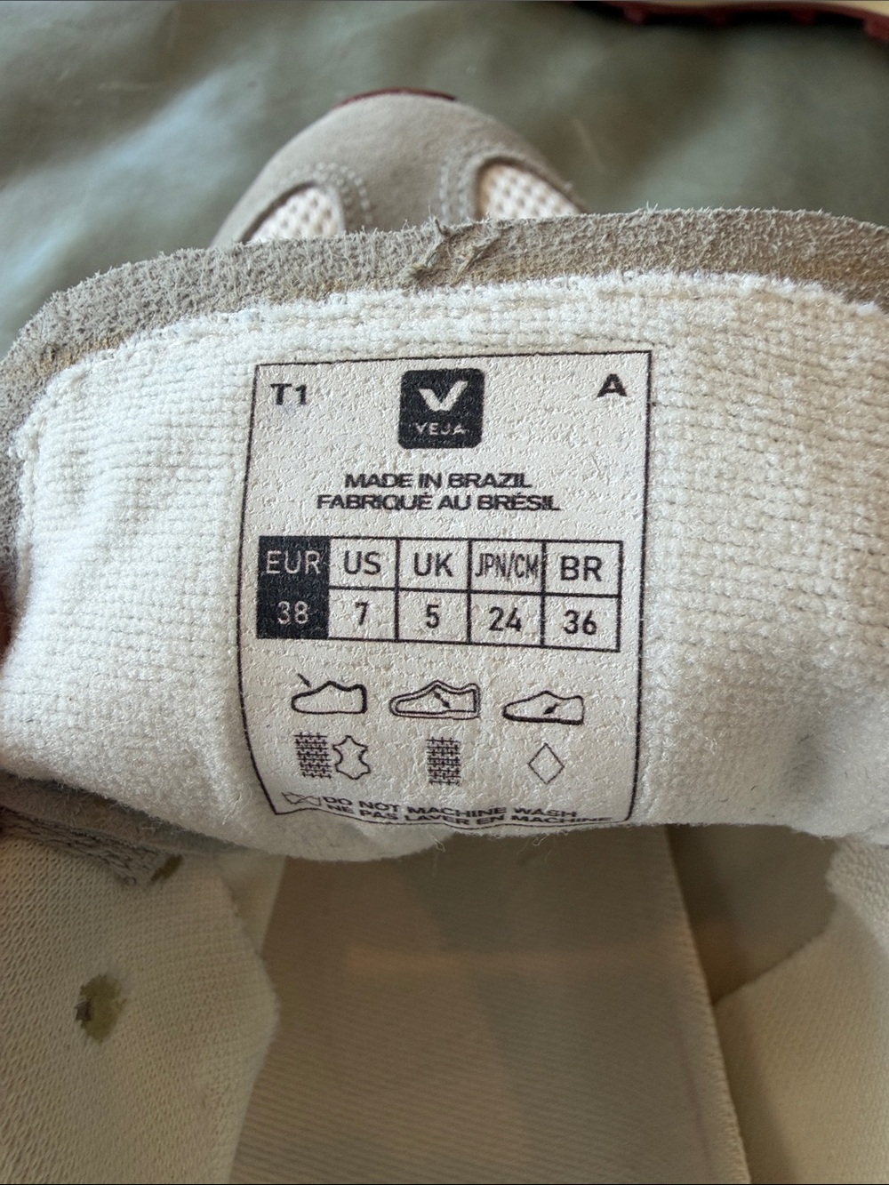 Veja Retro Runner Sneaker in Light Gray with Navy Accents - Picture 5 of 5